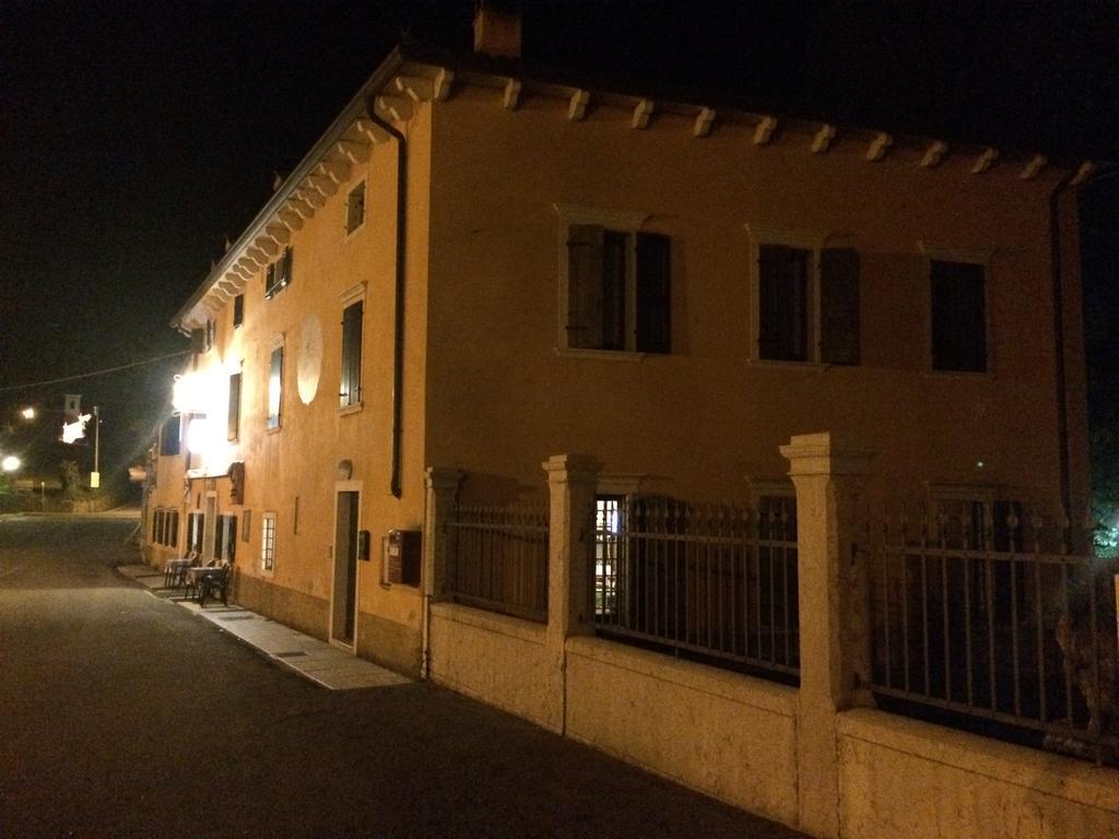 Albergo Al Platano Caprino Veronese Exteriér fotografie