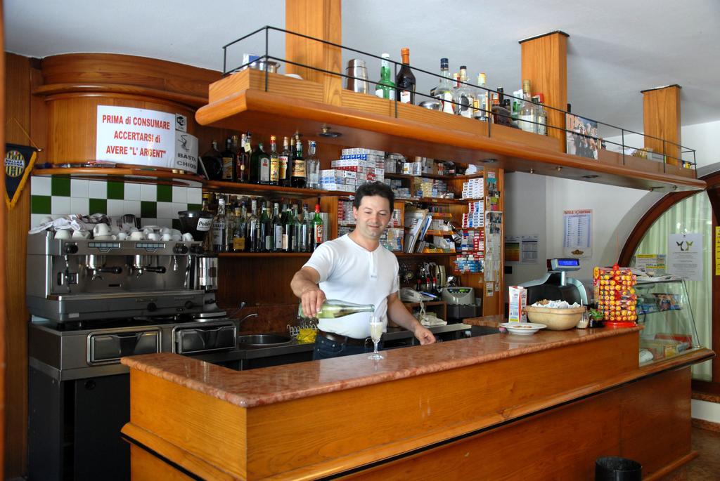 Albergo Al Platano Caprino Veronese Exteriér fotografie