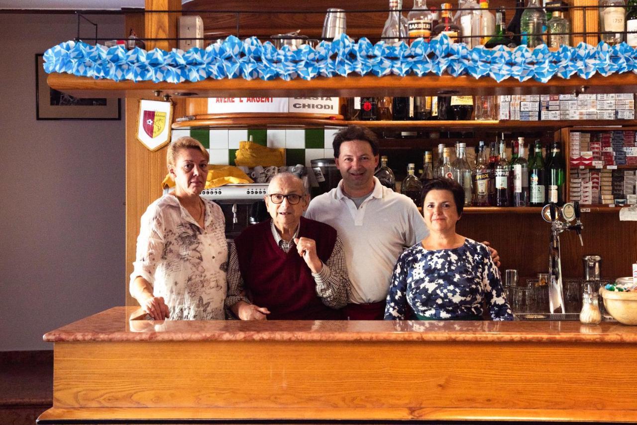 Albergo Al Platano Caprino Veronese Exteriér fotografie