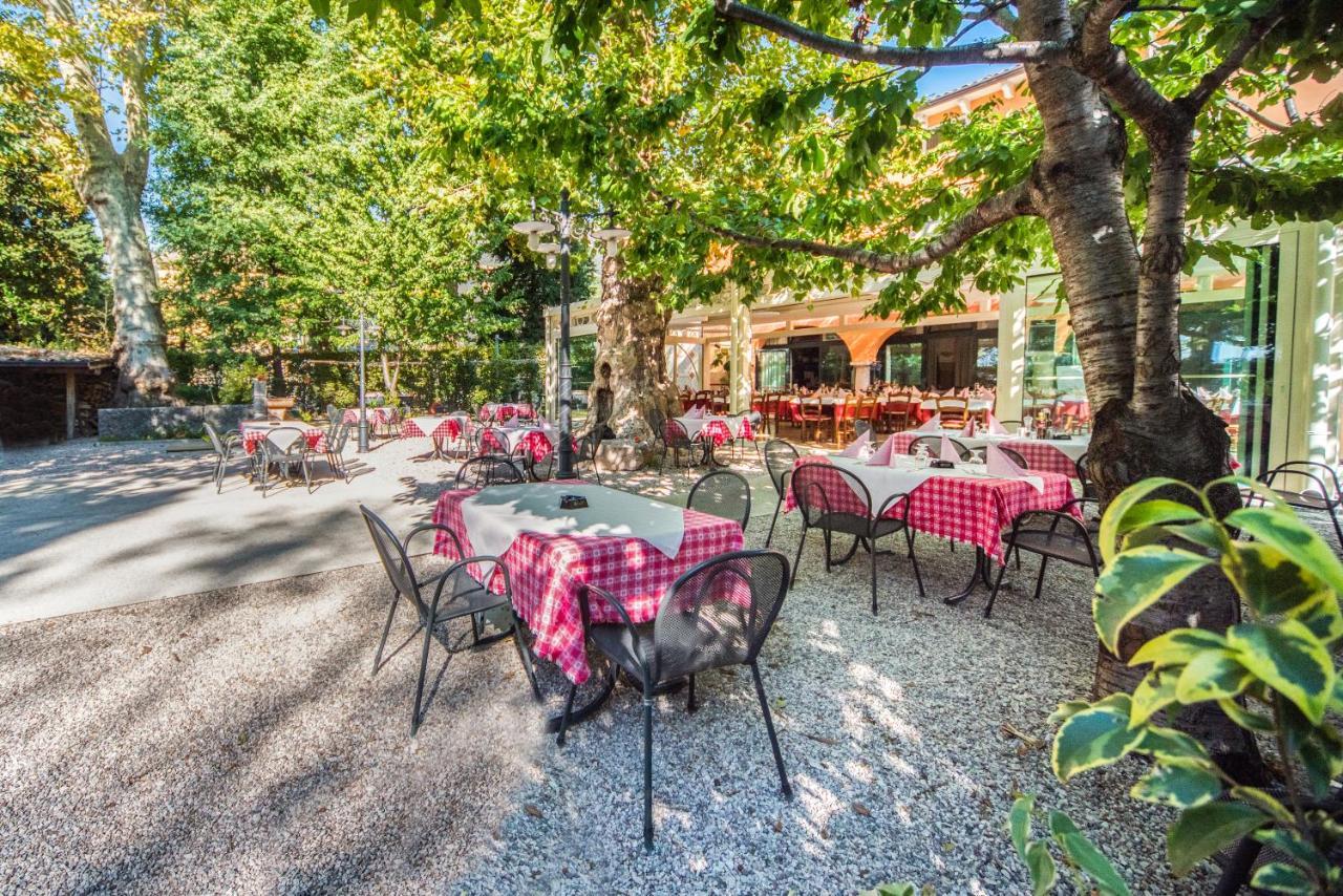 Albergo Al Platano Caprino Veronese Exteriér fotografie