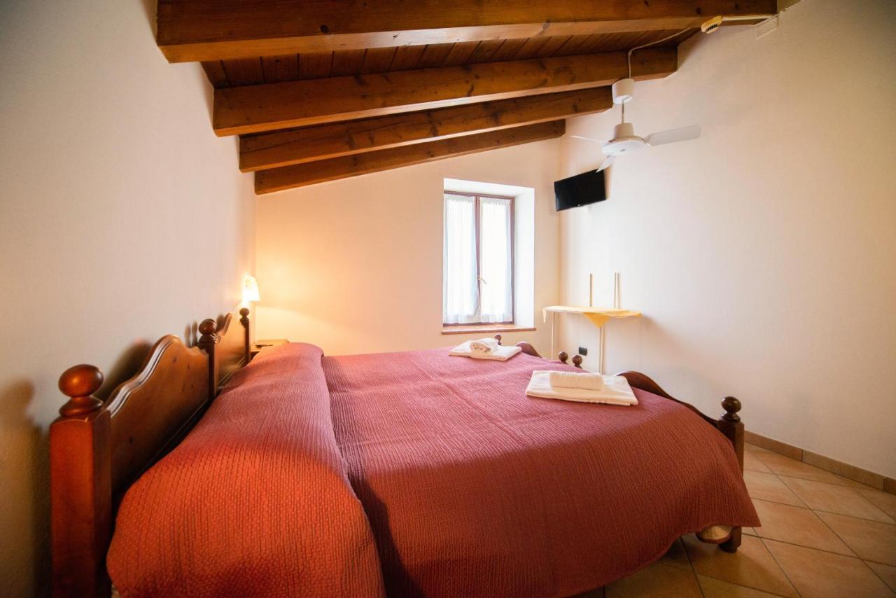 Albergo Al Platano Caprino Veronese Exteriér fotografie