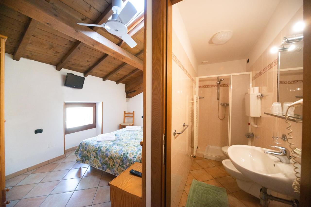 Albergo Al Platano Caprino Veronese Exteriér fotografie