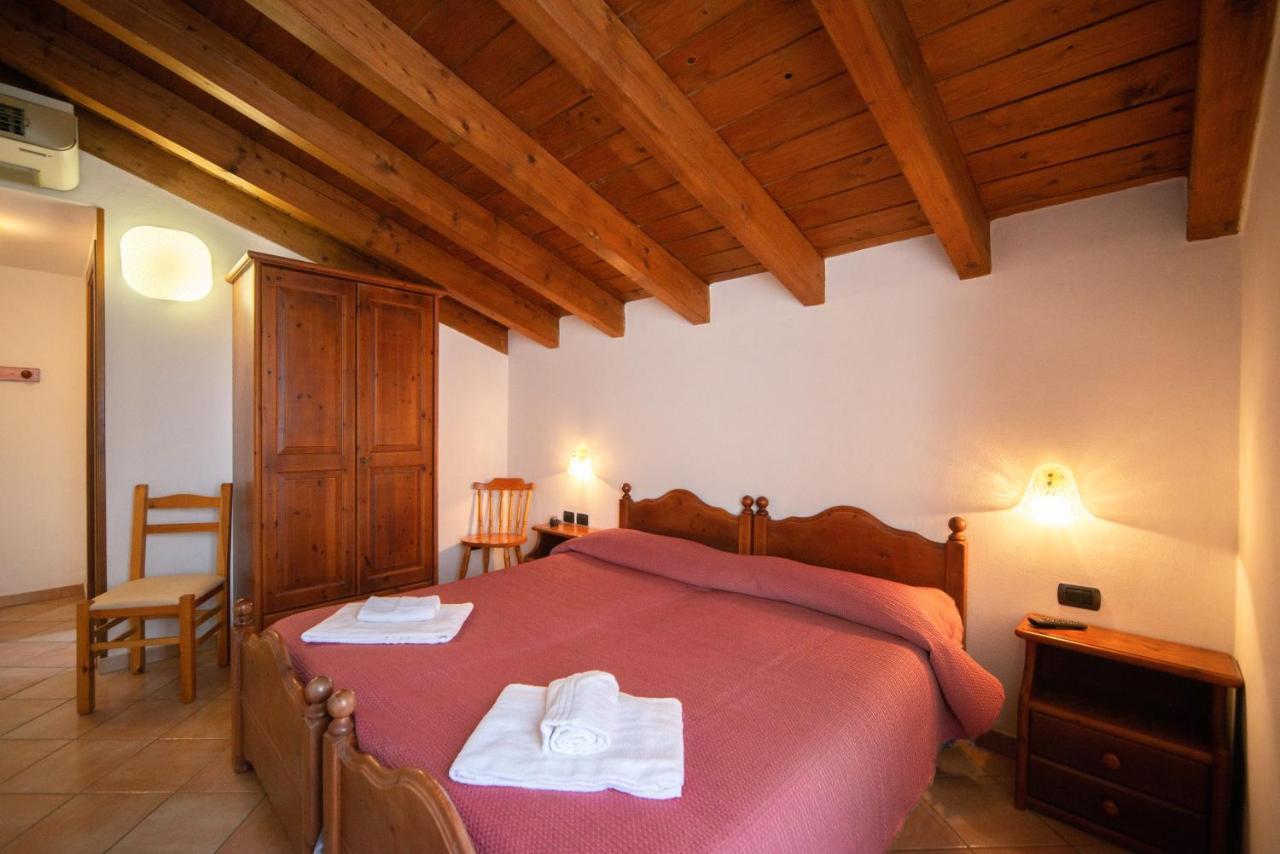 Albergo Al Platano Caprino Veronese Exteriér fotografie