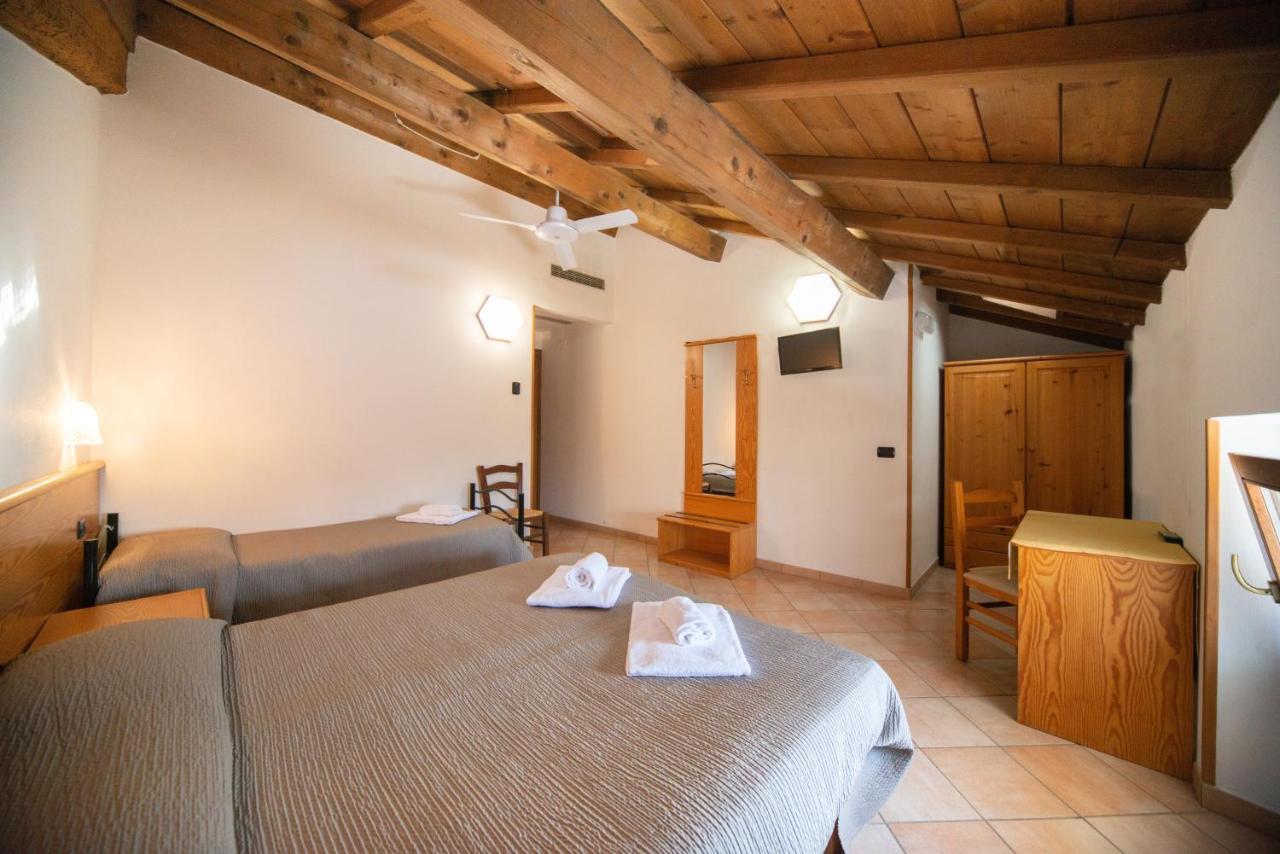 Albergo Al Platano Caprino Veronese Exteriér fotografie
